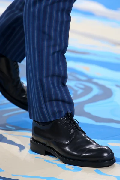 Look 24